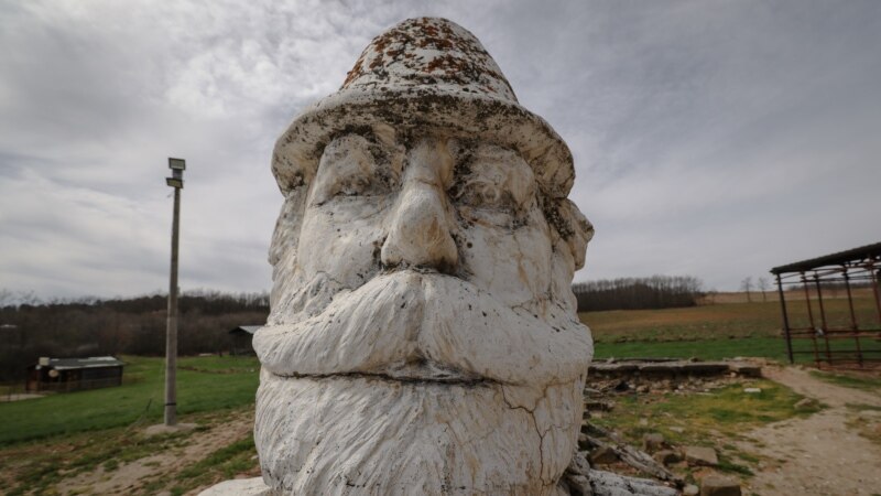 Skulpture na Kosovu 'kontroverznog' izgleda