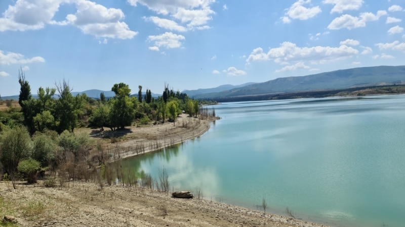 В Белогорском водохранилище почти не осталось полезного объема воды – фото