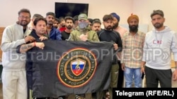  Новобранци от разнообразни страни, в това число от Индия. 