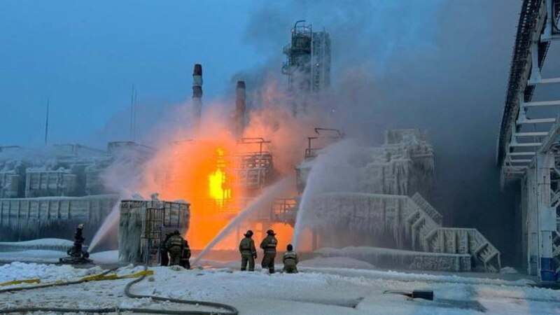 توقف فعالیت پایانه صادرات گاز روسیه در پی «مشاهده پهپادها» و آتش‌سوزی 