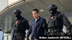 Južnokorejski "kralj kriptovaluta" Hyeong Do Kwon napustio zatvor u Spužu nakon izdržane kazne. Policija ga sprovela u prihvatilište za strance gdje će čekati odluku o ekstradiciji