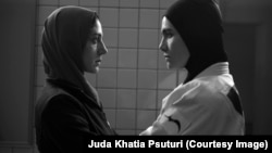 The film takes place over the course of the single day of competition as an Iranian judoka champion is ordered to fake an injury to avoid a possible matchup with an Israeli competitor.