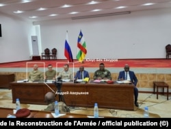 Российская делегация на встрече с чиновниками Министерства обороны Центральноафриканской Республики, 1 сентября 2023 года, фото Минобороны ЦАР