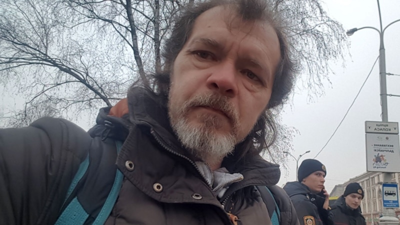 Беларуста дагы бир журналист эркинен ажыратылды