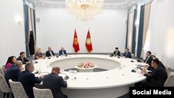 Кыргызстандын президенти Садыр Жапаров Европа Парламентинин эл аралык иштер боюнча комитетин төрагасы Дэвид Макаллистер баштаган делегацияны кабыл алды.