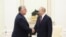 Orbán Viktor miniszterelnök (b) és Vlagyimir Putyin orosz elnök Moszkvában 2024. július 5-én