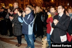Tanárballagás a Deák tértől a Bazilikáig 2022. november 8-án. Egyházi iskolák tanárai így tiltakoznak az oktatásban uralkodó állapotok miatt