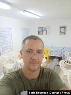 Борис Космач в бомбоубежище города Хайфа, Израиль, октябрь 2023 года