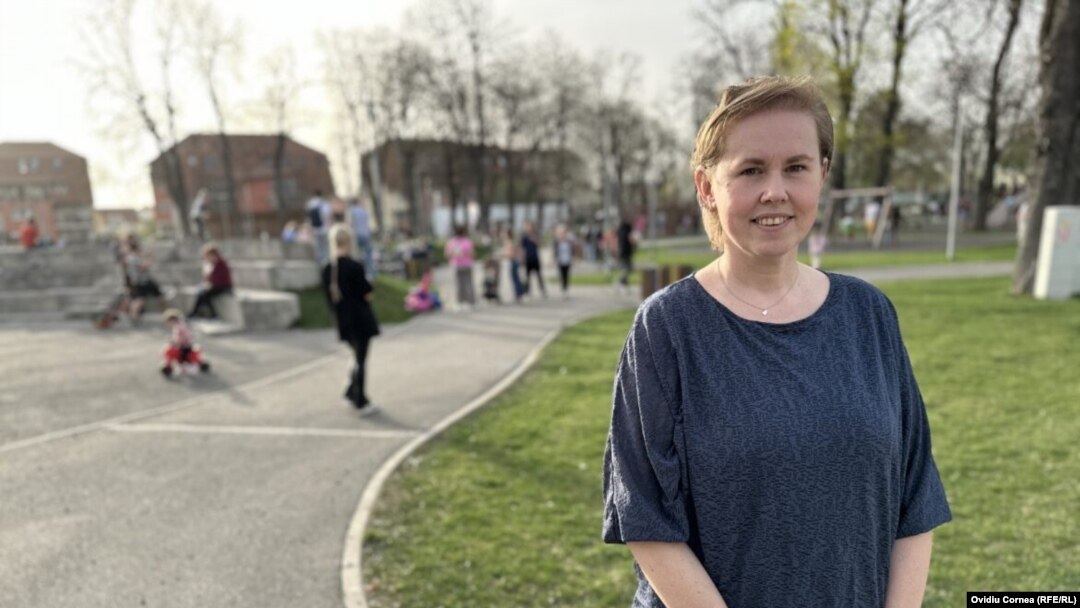 Medicul Claudia Pojan lucrează la o unitate de primiri urgențe din Cluj-Napoca și a inițiat o petiție în care cere înființarea unui centru de permanență în Florești, unde locuiește. Cei 70.000 de locuitori nu beneficiază de acest tip de servicii.