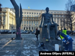 Unele dintre monumentele vandalizate de arhitect se află în apropierea Ministerului de Interne.