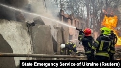 З-під зруйнованої будівлі співробітники ДСНС деблокували тіло загиблої людини. Фото ілюстративне
