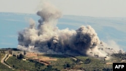 Dim nakon izraelskog vazdušnog napada na južno libansko selo Kiam u blizini granice s Izraelom, 23. marta 2024.