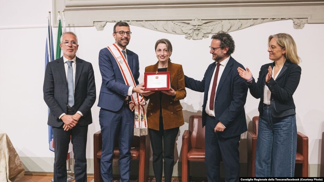 ნანა მალაშხიას სიგელი გადაეცა