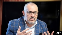Nadejdin susține că are și un plan B în cazul în care CEC îi va respinge candidatura, fiind vorba de organizarea de „proteste legale” în mai multe orașe ale Rusiei.