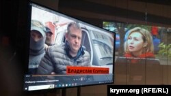 Фото Владислава Есипенко на акции «Военные преступления против журналистов не должны оставаться безнаказанными» в Киеве. Украина, 1 ноября 2023 года