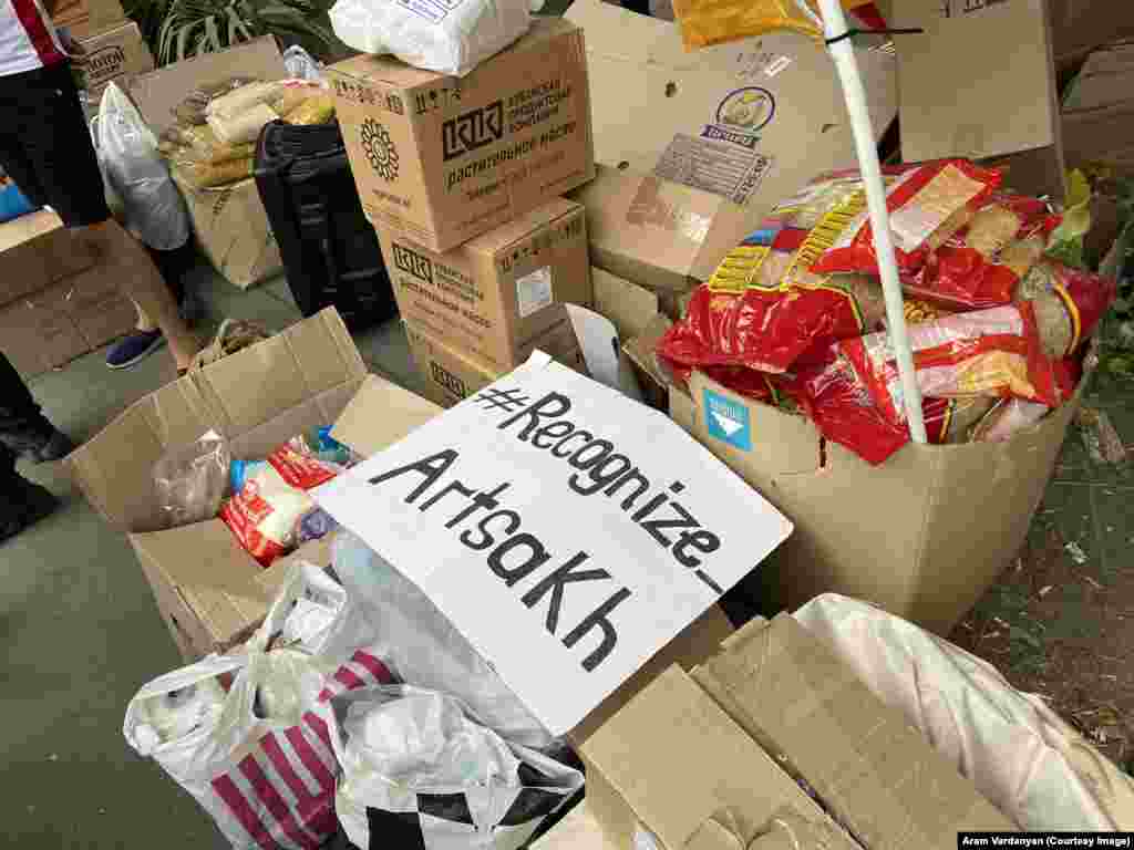 Food placed outside the UN headquarters in Yerevan. RFE/RL requested comment by e-mail from the UN late on July 23 and early on July 24. A spokesperson responded that the request was made too late for a response before publication. Calls to the organization went to an automated answering system and were then cut off.&nbsp; &nbsp;