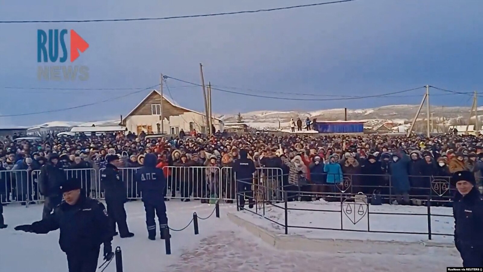 В РФ продолжаются аресты участников акций протеста в Башкортостане. Читайте  на UKR.NET