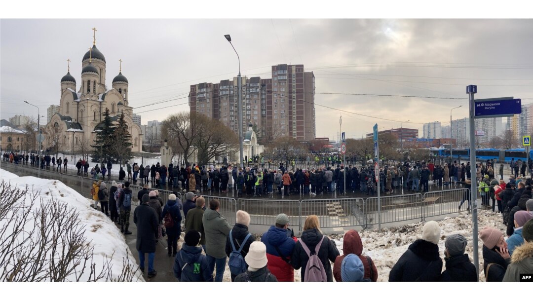 Fotogalerie | Mii de oameni au participat la înmormântarea lui Alexei Navalnîi