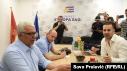 Knežević i Mandić tokom neformalnih pregovora 21. jula o ulasku u vladu sa Milojkom Spajićem, liderom Pokreta Evropa sad.