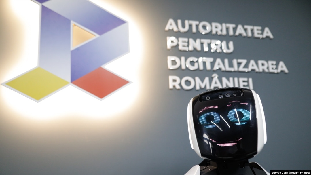 Un robot creat de o firmă privată a fost în vizită la Autoritatea pentru Digitalizarea României, la începutul anului. 