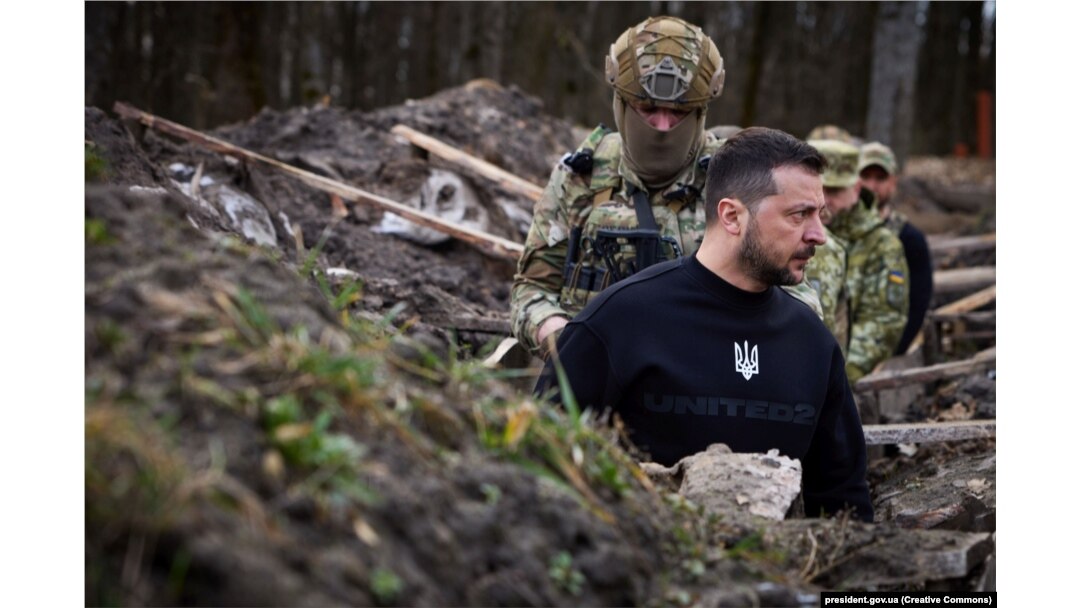 Volodimir Zelenski s-a a întâlnit marți cu sldați care luptă în regiunea Sumi, din nord-estul Ucrainei.