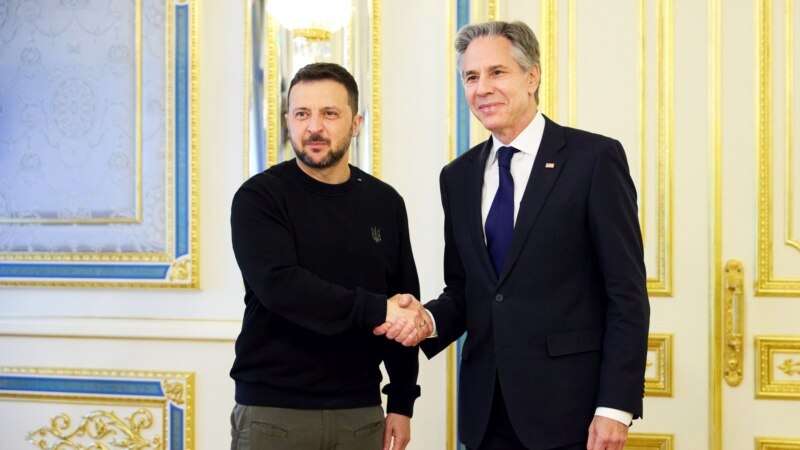 ბლინკენმა კიევში განიხილა რუსეთის ტერიტორიაზე გრძელი რადიუსის იარაღის გამოყენების საკითხი
