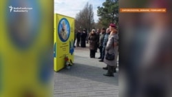 Ukrainians Honor Fallen Soldiers With Exhibition, Religious Service