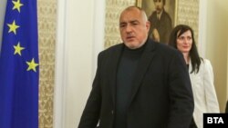 Лидерът на ГЕРБ Бойко Борисов и номинираната за премиер от партията Мария Габриел
