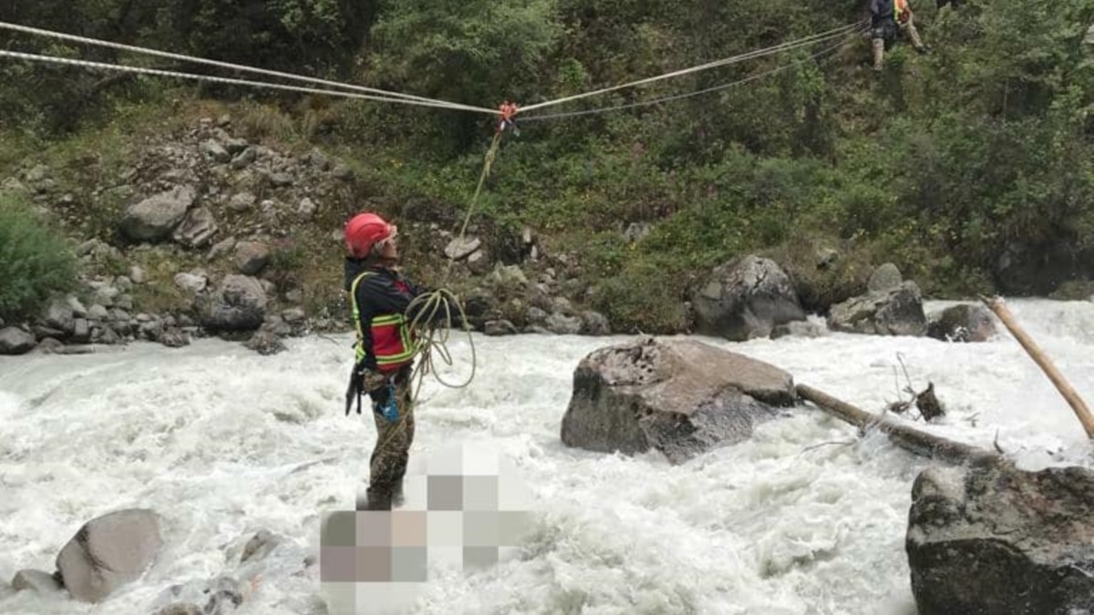 В кыргызстане утонули дети. Вода ала Арча. Водохранилище ала Арча катание на. Ала Арча вид от разбитого сердца.