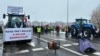 «Учасники блокади на території Польщі пропускають лише по кілька вантажних автомобілів на годину в обох напрямках», каже Андрій Демченко