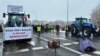 9 лютого у Польщі розпочався страйк фермерів, оголошений профспілкою «Солідарність. На фото: блокада кордону у пункті пропуску Дорогуськ, Польща, 9 лютого
