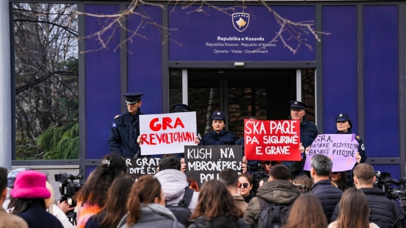 Протест во Приштина поради сомневање за силување на малолетничка