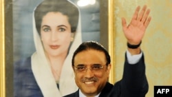 بې نظیر بوټو د اصف علي زرداري مېرمن او دوه ځله د پاکستان وزیراعظمه پاته شوې وه. 