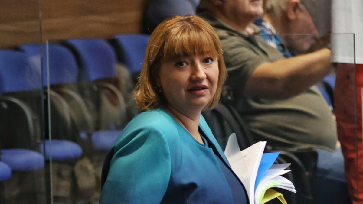 Ротацията тръгна. Анна Александрова от ГЕРБ пое правната комисия на ...