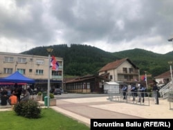 Nis largimi i protestuesve në Zubin Potok.