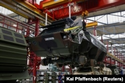 Німецький концерн Rheinmetall планує виробляти в Україні бронемашини