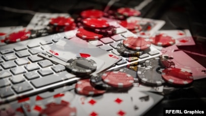 Жігіттің бетіне порно