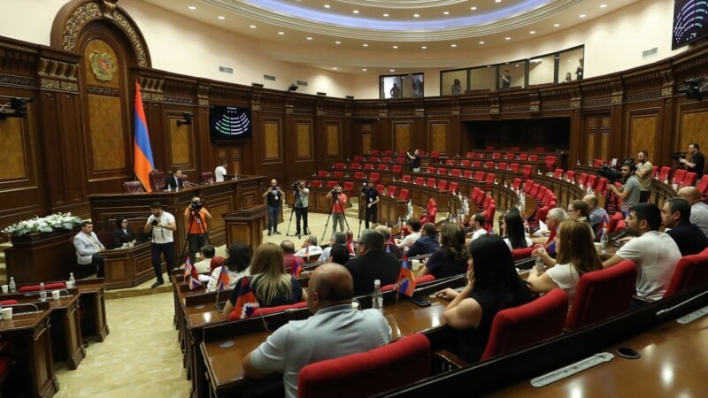 Ruling Party Blocks Parliament Debate On Pashinian’s Resignation