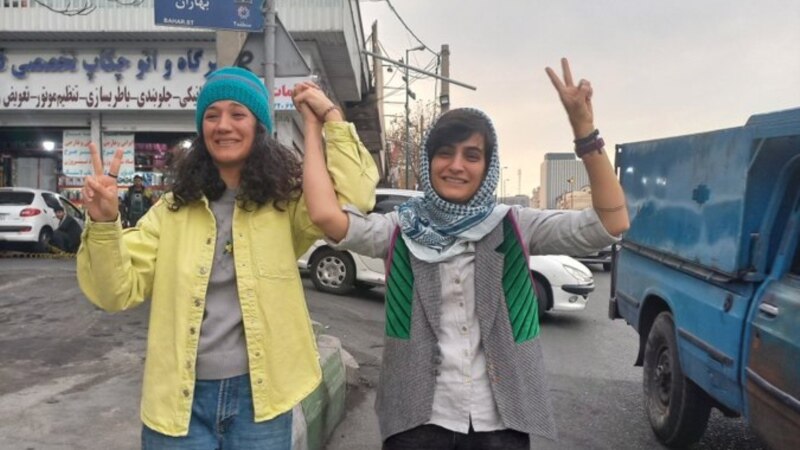 ირანში დროებით, გირაოთი გათავისუფლდნენ ჟურნალისტი ქალები, რომლებიც აშუქებდნენ ამინის საქმეს