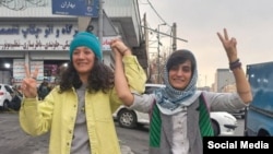 Niloofar Hamedi (lijevo) i Elahah Mohammadi, Teheran, Iran, 14. januara 2023.