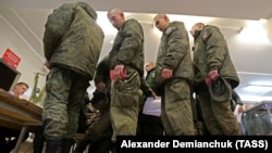 Російські солдати-строковики