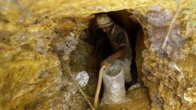 Six Iranian Miners Remain In Custody A Month After Protest