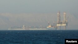 یک نفتکش در حال عبور از دریای سرخ - عکس از آرشیو