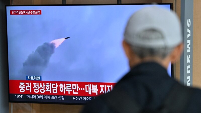 Северна Кореја истрела балистички ракети откако негираше испорака на оружје за Русија