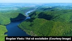 Proiectul amenajării hidroenergetice Tarnița-Lăpuștești a fost lansat înainte de 1989, iar autoritățile l-au resuscitat în ultimii ani.