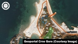 Snimak pozicije imovine Taksina Šinavatre na ostrvu Sveti Nikola naspram Budve.