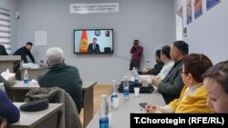 Кыргызстандын Президентинин кеңешчиси, тарыхчы А.К.Койчиев сүйлөөдө