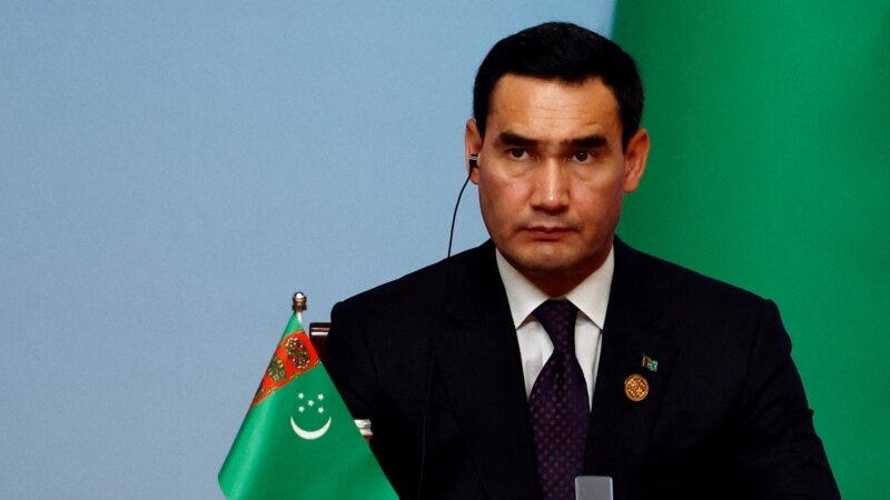 Prezident Türkmenistanyň Gahrymany diýen at baradaky kanuna üýtgetme girizdi