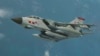 Avion Tornado GR4 echipat cu racheta de croazieră Storm Shadow direct sub fuselaj.