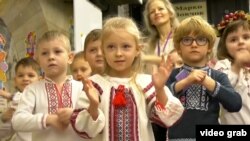 Вихованці дитячого садочка, яким теж обладнали приміщення у Харківському метро